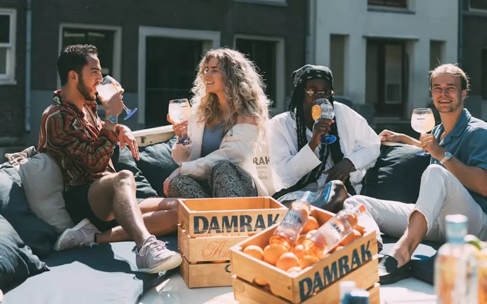 Amsterdam Canal Cruise with Snacks and Drinks
