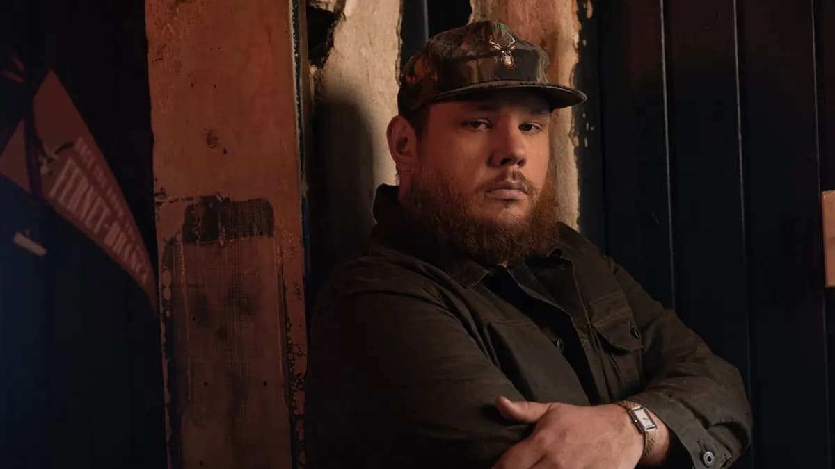 Luke Combs portrait