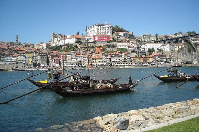 Porto Private Day Trip from Lisbon with Lunch and Wine Tasting