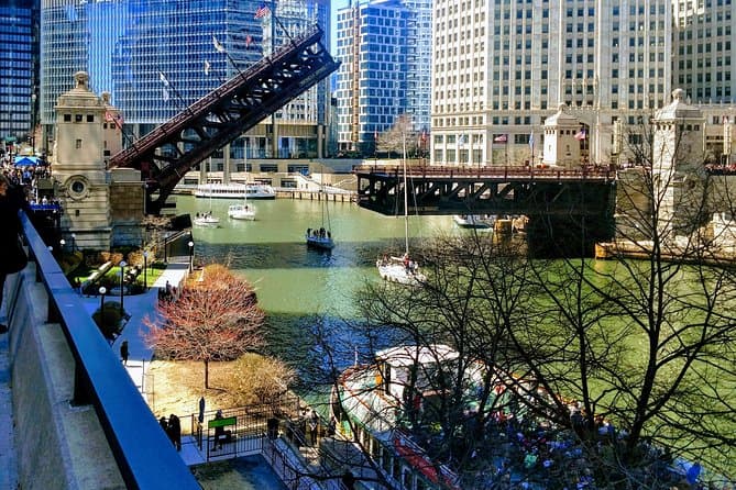 Chicago Minibus Tour