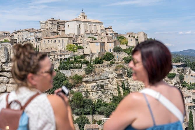 Gordes, Roussillon and Fontaine de Vaucluse Day Trip from Avignon