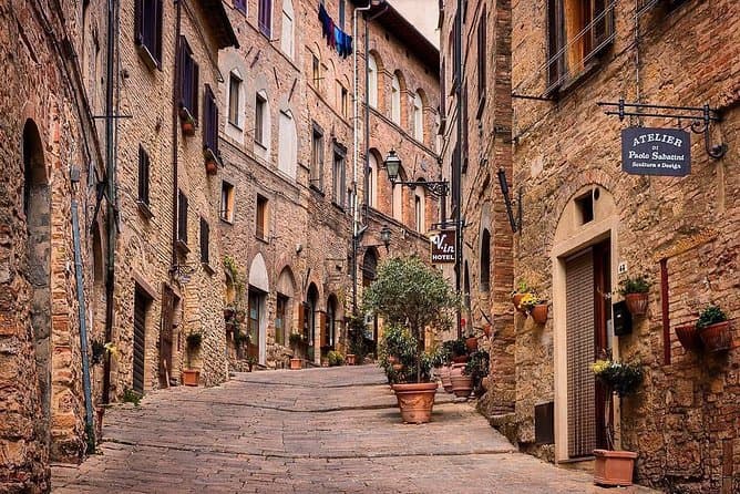 San Gimignano, Siena and Monteriggioni Private Day Trip from Florence