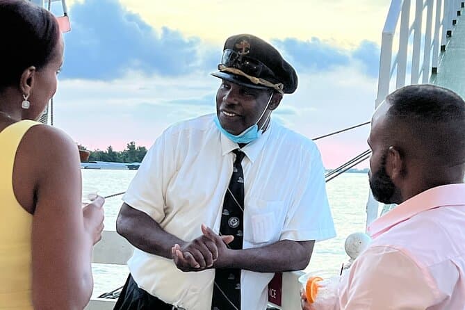 New Orleans Cruise with Private Boat Tour and Dinner