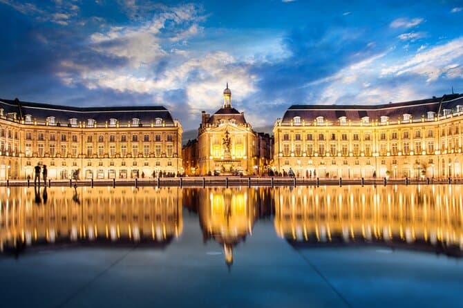 Bordeaux Old Town City Exploration Game