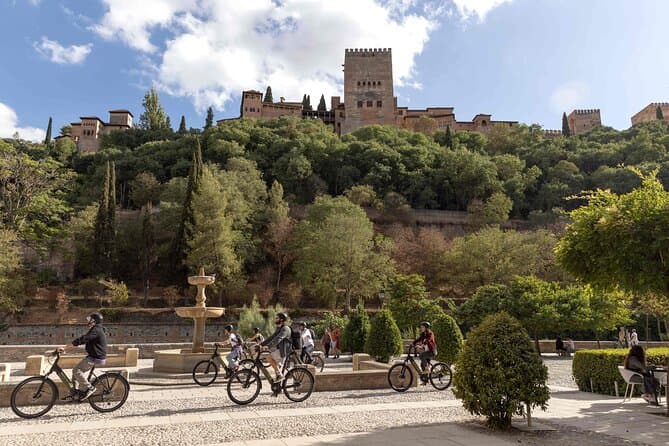 Granada Albaicin and Sacromonte Bike Tour