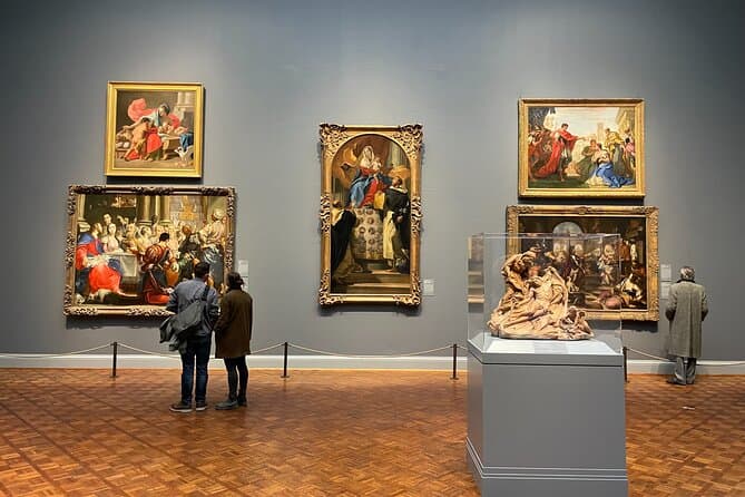 Chicago Art Institute Private Guided Tour