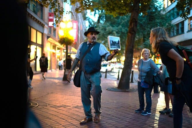 Vancouver Downtown and Chinatown Tour