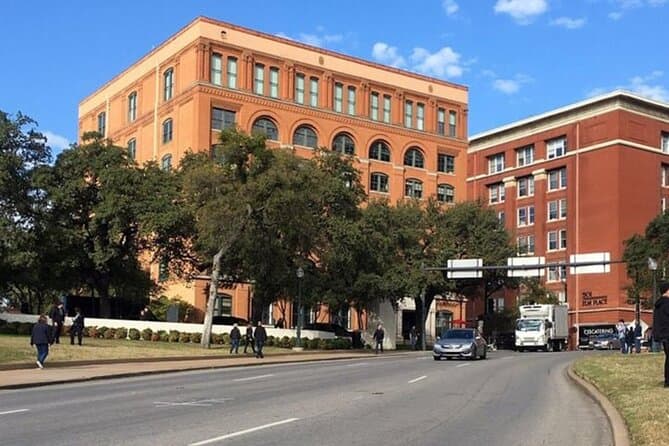 Dallas JFK Assassination Tour with Sixth Floor Museum Tickets