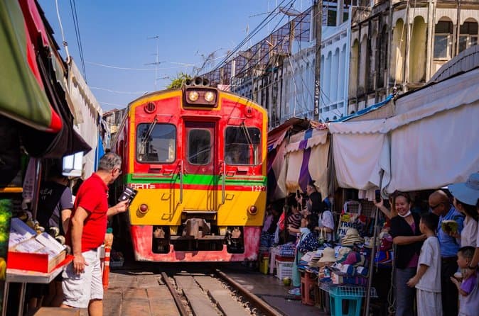 Damnoen Saduak Floating Market and Mae Klong Railway Market Day Trip from Bangkok