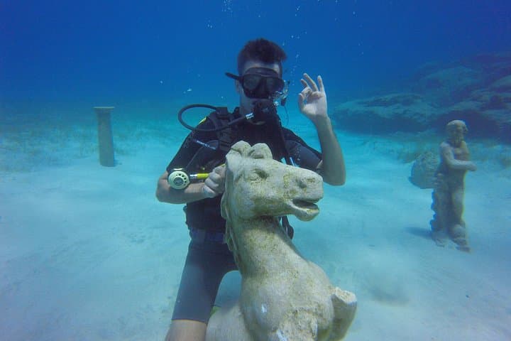 Ayia Napa Beginners Scuba Diving Lesson