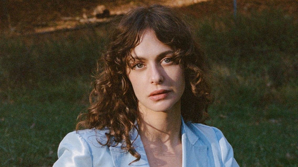 Hannah Cohen at YES (Pink Room)