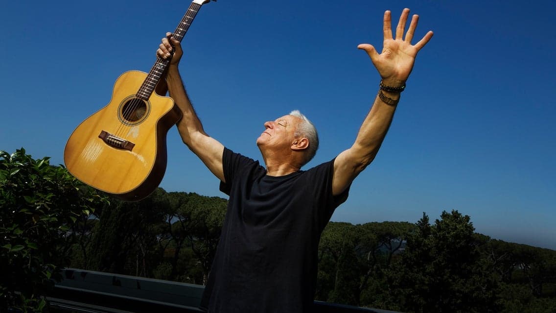 Tommy Emmanuel CGP - Living In The Light Tour at Tennessee Theatre