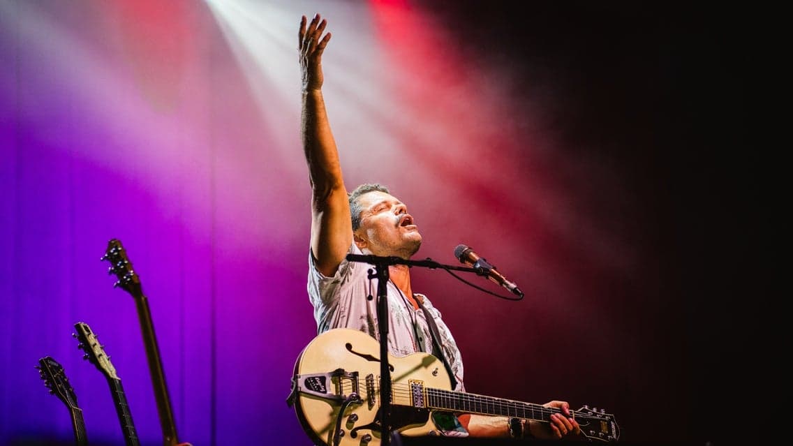 Ash Grunwald with The Brisbane City Gospel Choir at The Princess Theatre