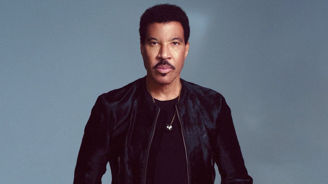 Lionel Richie and Earth, Wind & Fire - Sing a Song All Night Long at PPG Paints Arena