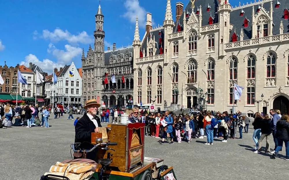 Bruges Day Trip from Paris with Boat Tour, Lunch, Brewery Tour and Choco Story Museum Tickets