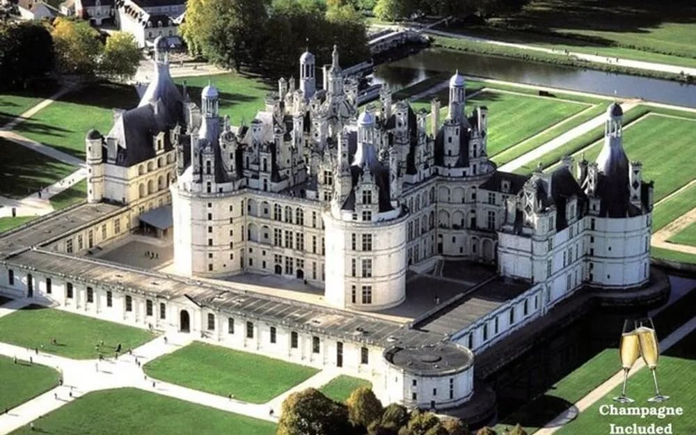 Loire Valley 3 Castles Private Day Trip from Paris with Tickets