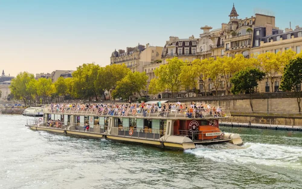 Seine Sightseeing Cruise from the Eiffel Tower