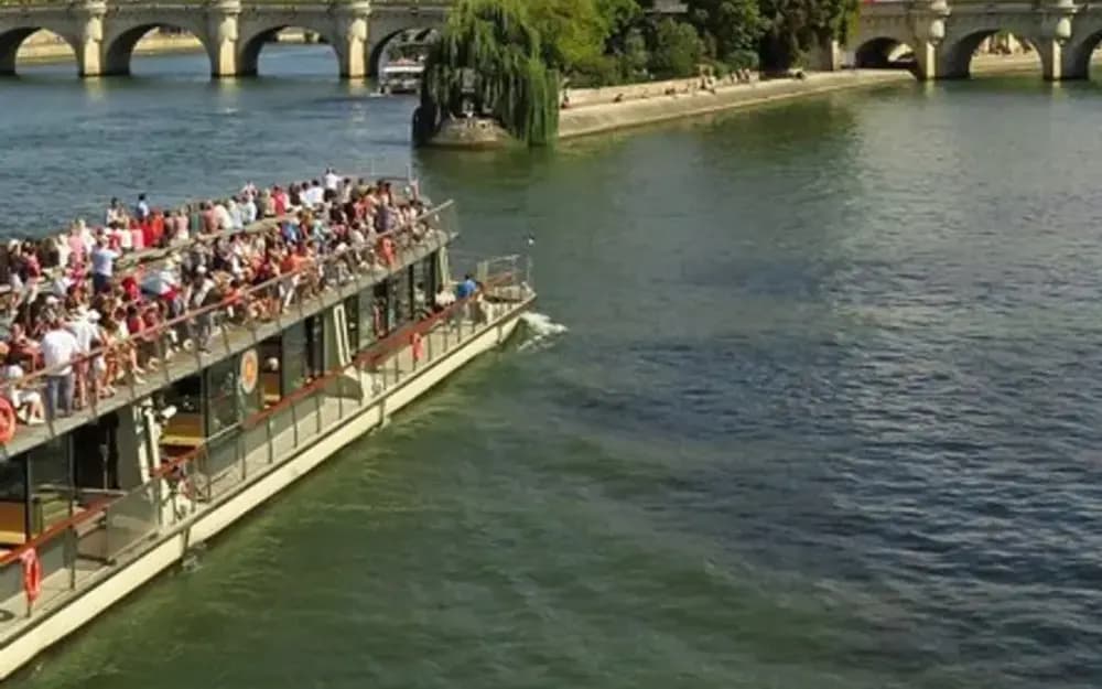 Seine River Cruise with French Crepe