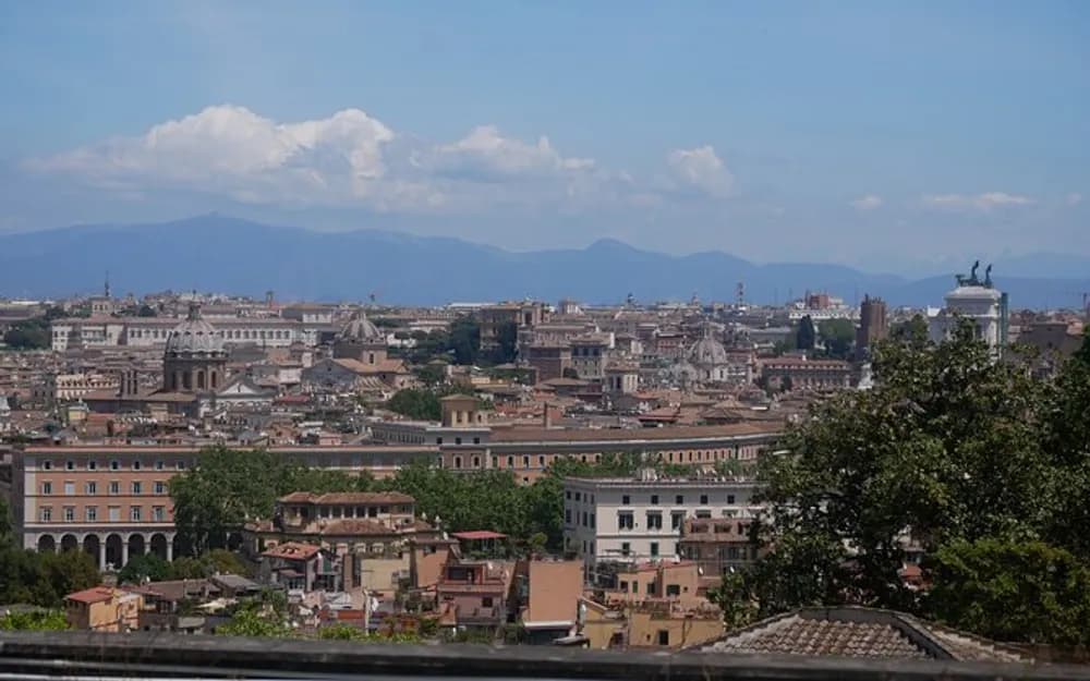 Hidden Rome E-Bike Tour with Street Food