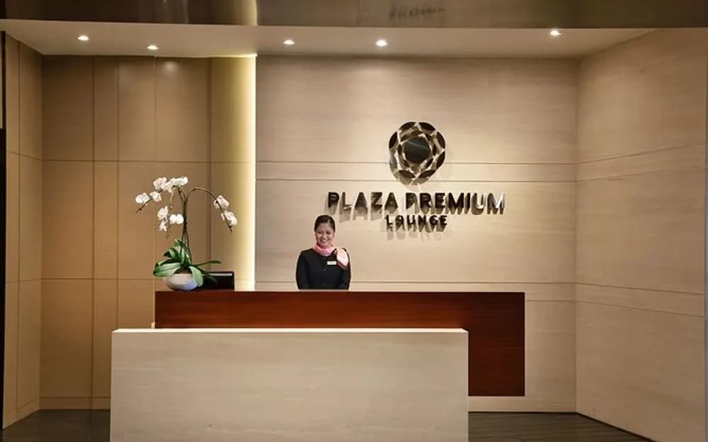 Singapore Changi Airport Plaza Premium Lounge Entry