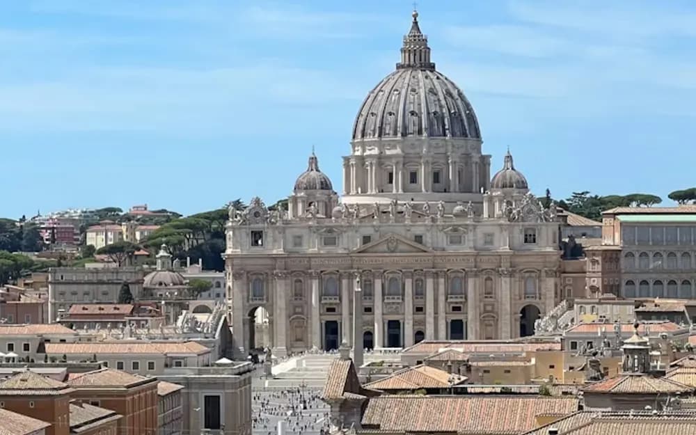 Guided tour of St. Peter’s Basilica with Access to Underground Grottoes and Dome