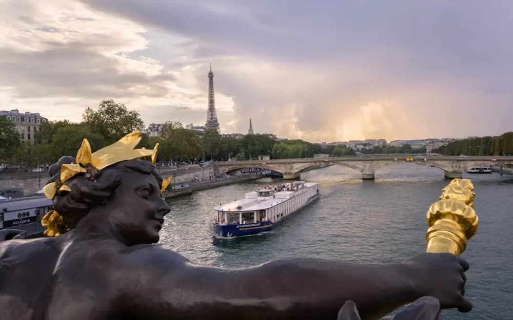 Seine River Cruise with Dinner
