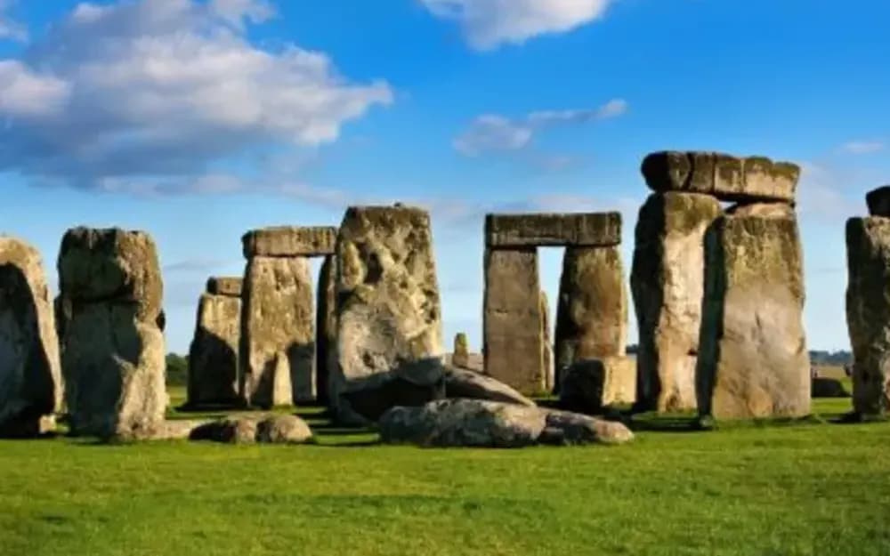 Stonehenge, Bath, Cotswolds and Stratford-upon-Avon Day Trip from London