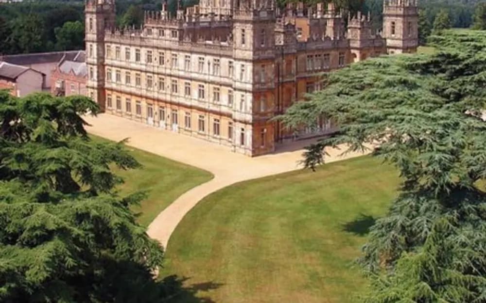 Downton Abbey Day Trip from London including Highclere Castle