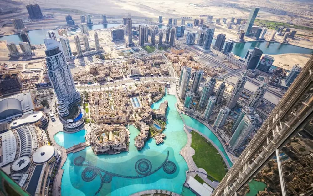 Dubai Burj Khalifa Level 124 and 125 Tickets with soft drink or snack