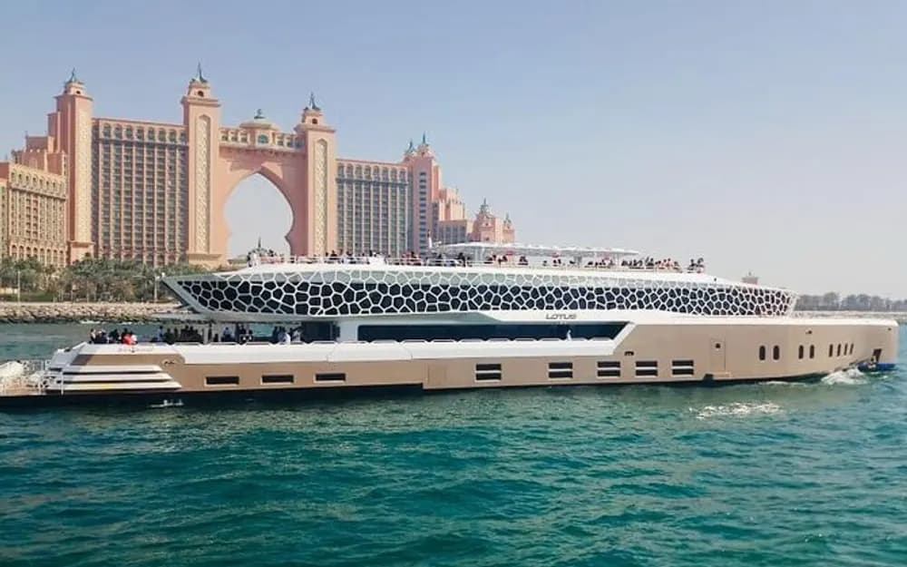 Dubai Luxury Mega Yacht Buffet Dinner Cruise