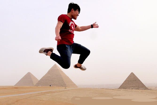 Giza Pyramids, Egyptian Museum and Bazaar Khan El Khalili Day Trip from Cairo