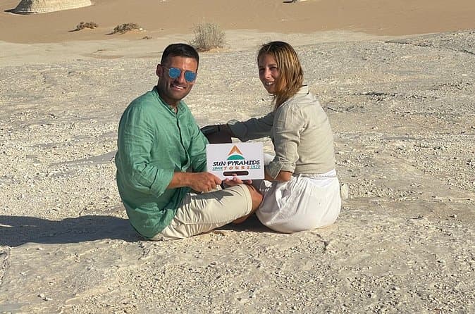 White Desert and Bahariya Oasis Day Trip from Cairo