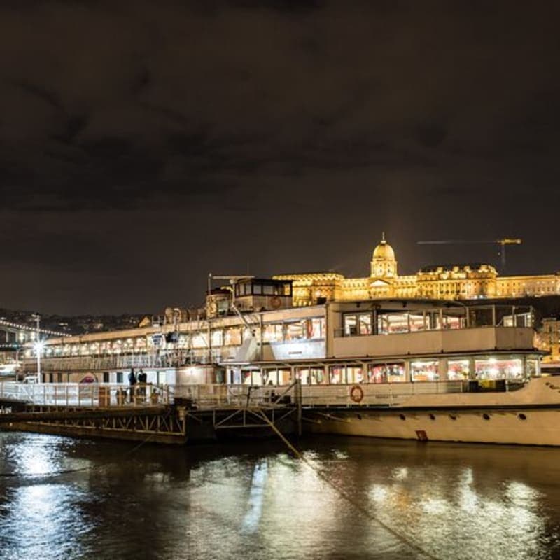Budapest Buffet Dinner Cruise with Live Music