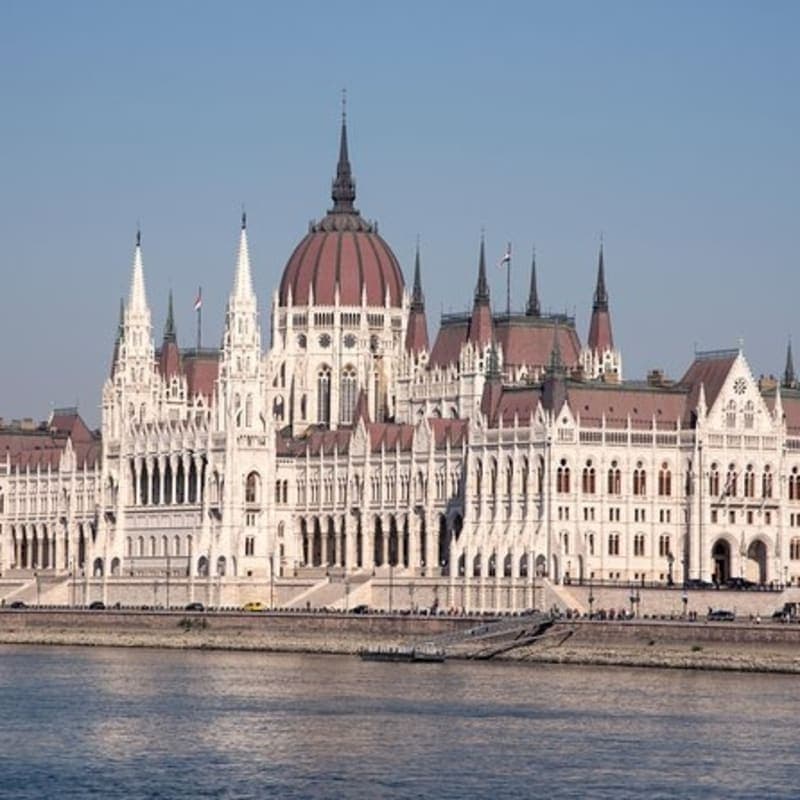Budapest Tour with Parliament Visit