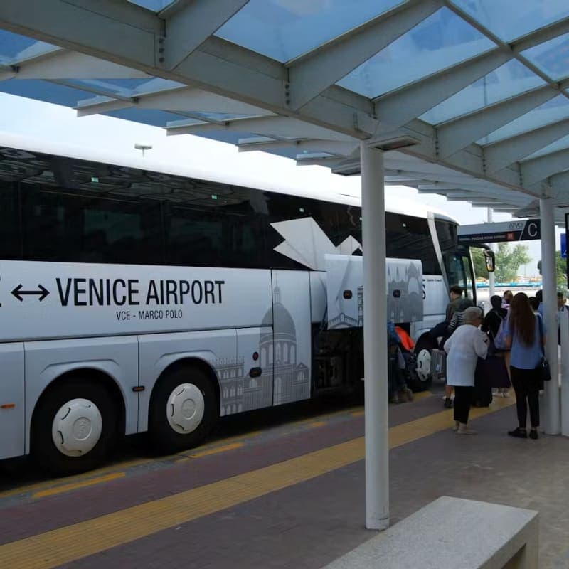 Shuttle Bus from the Airport to Venice City Center